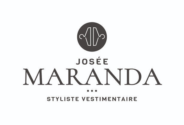 Josée Maranda et une cliente de dos.